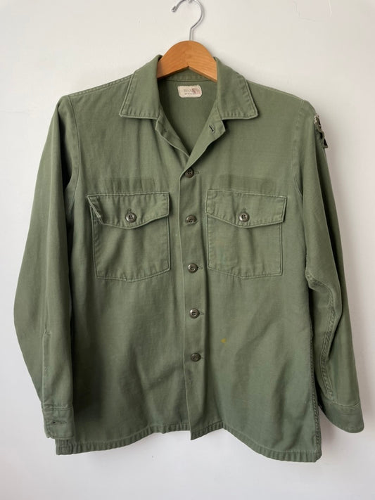 Vietnam Era US Army shirt - medium/large