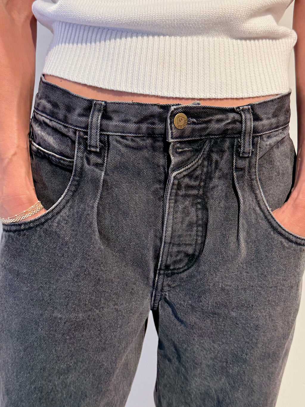 90's Guess pleated denim