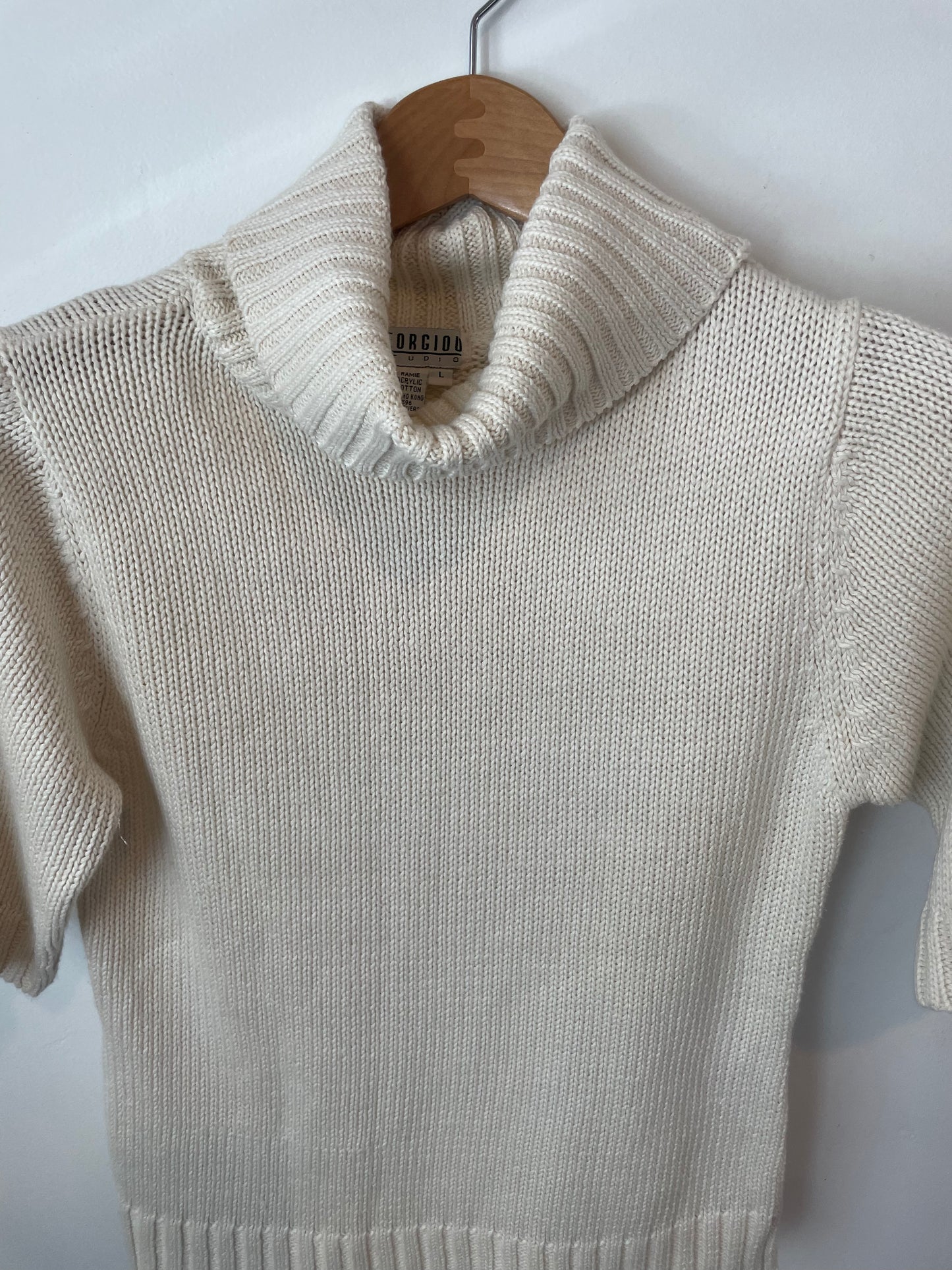 Turtleneck short sleeve knit sweater