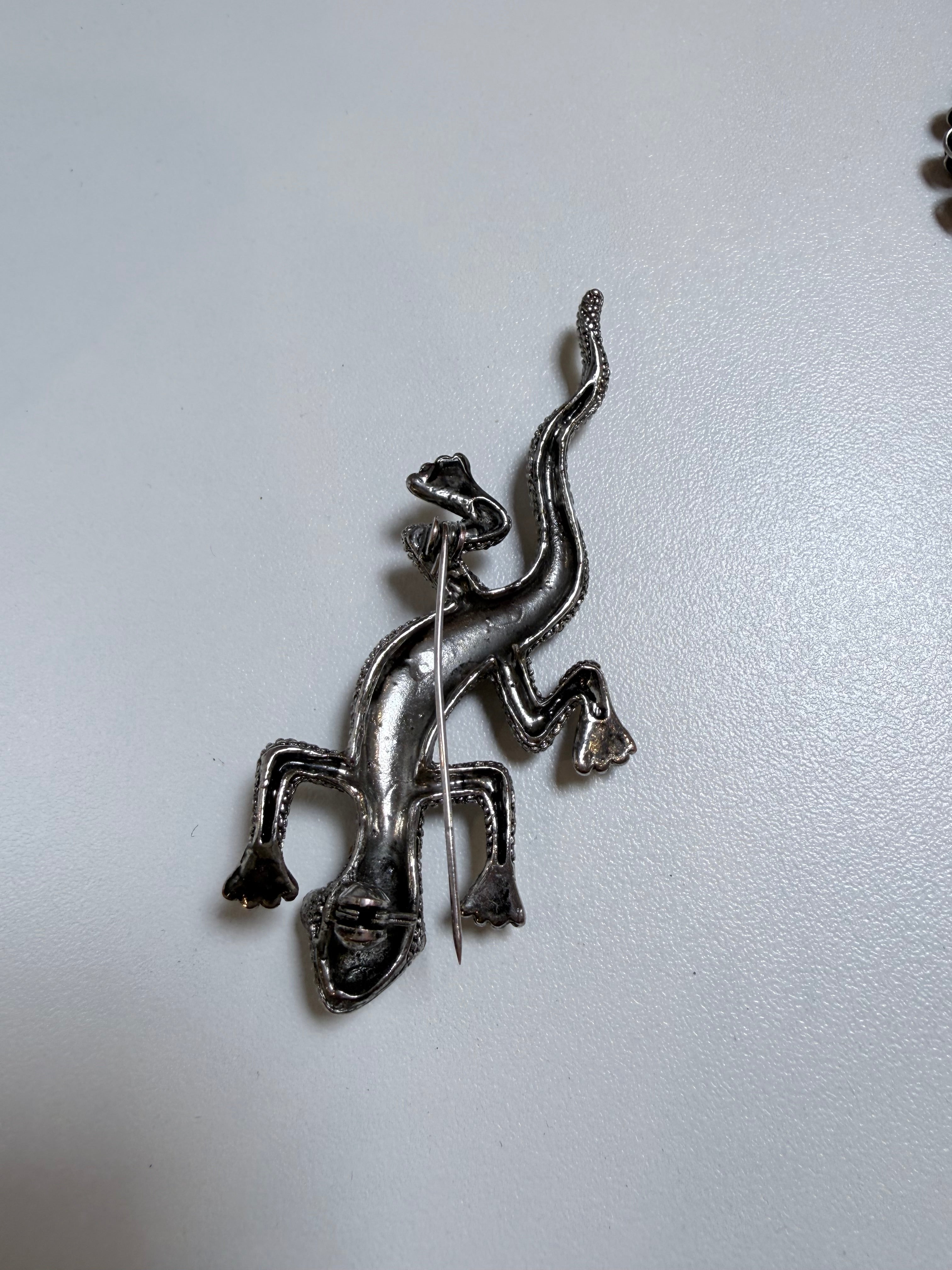 Lizard brouch
