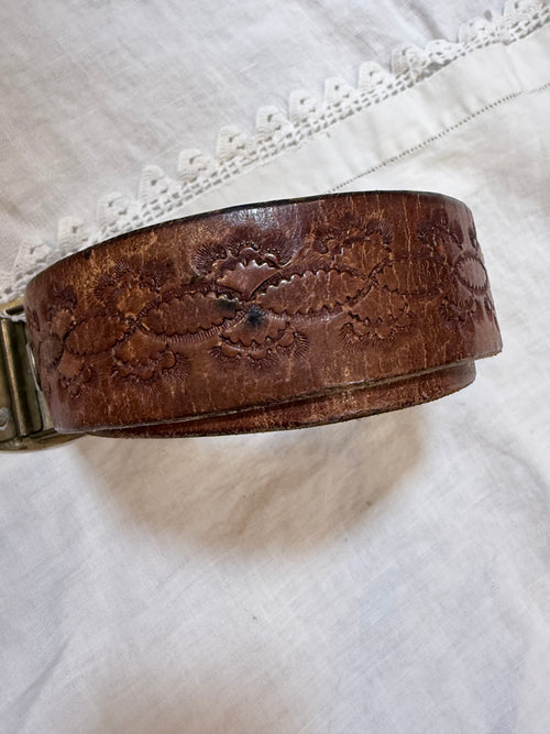 Leathr belt with sail boat belt bucke