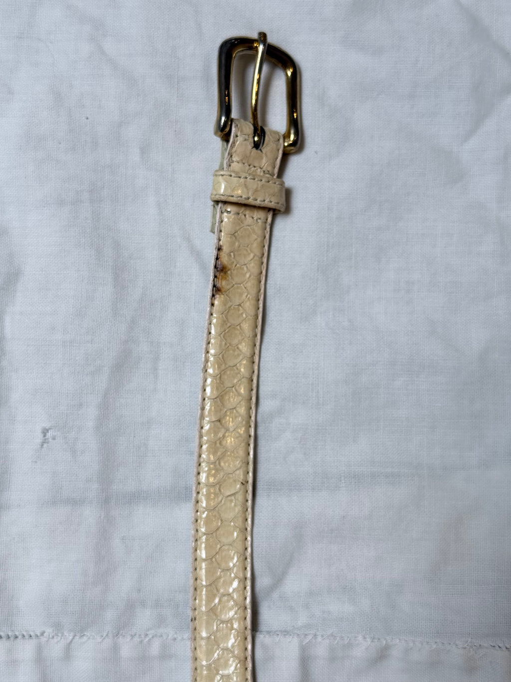 Vintage cream snakeskin skinny belt