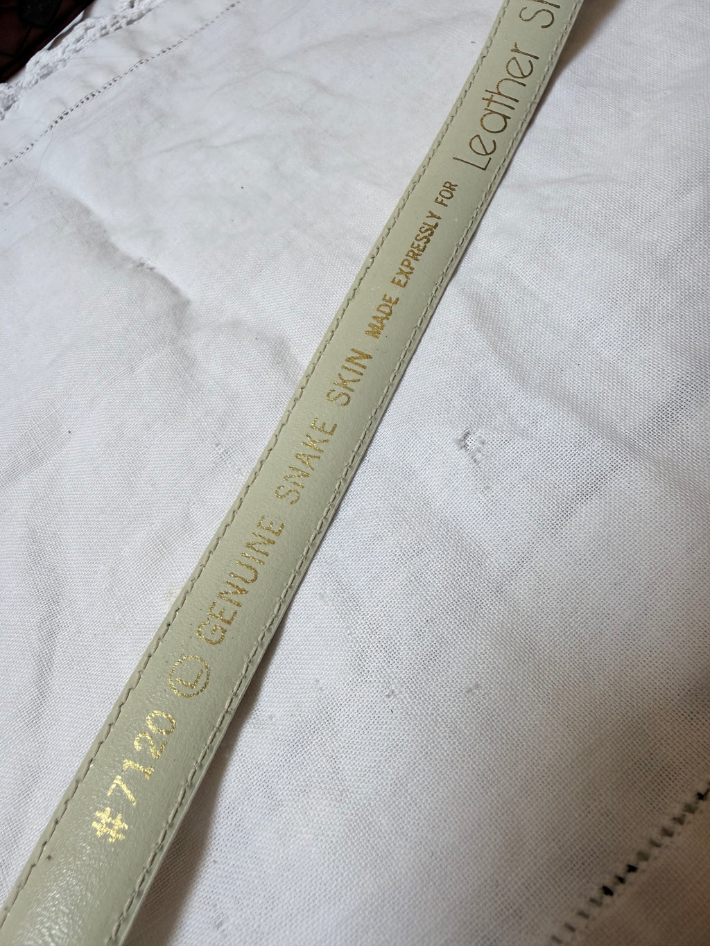 Vintage cream snakeskin skinny belt