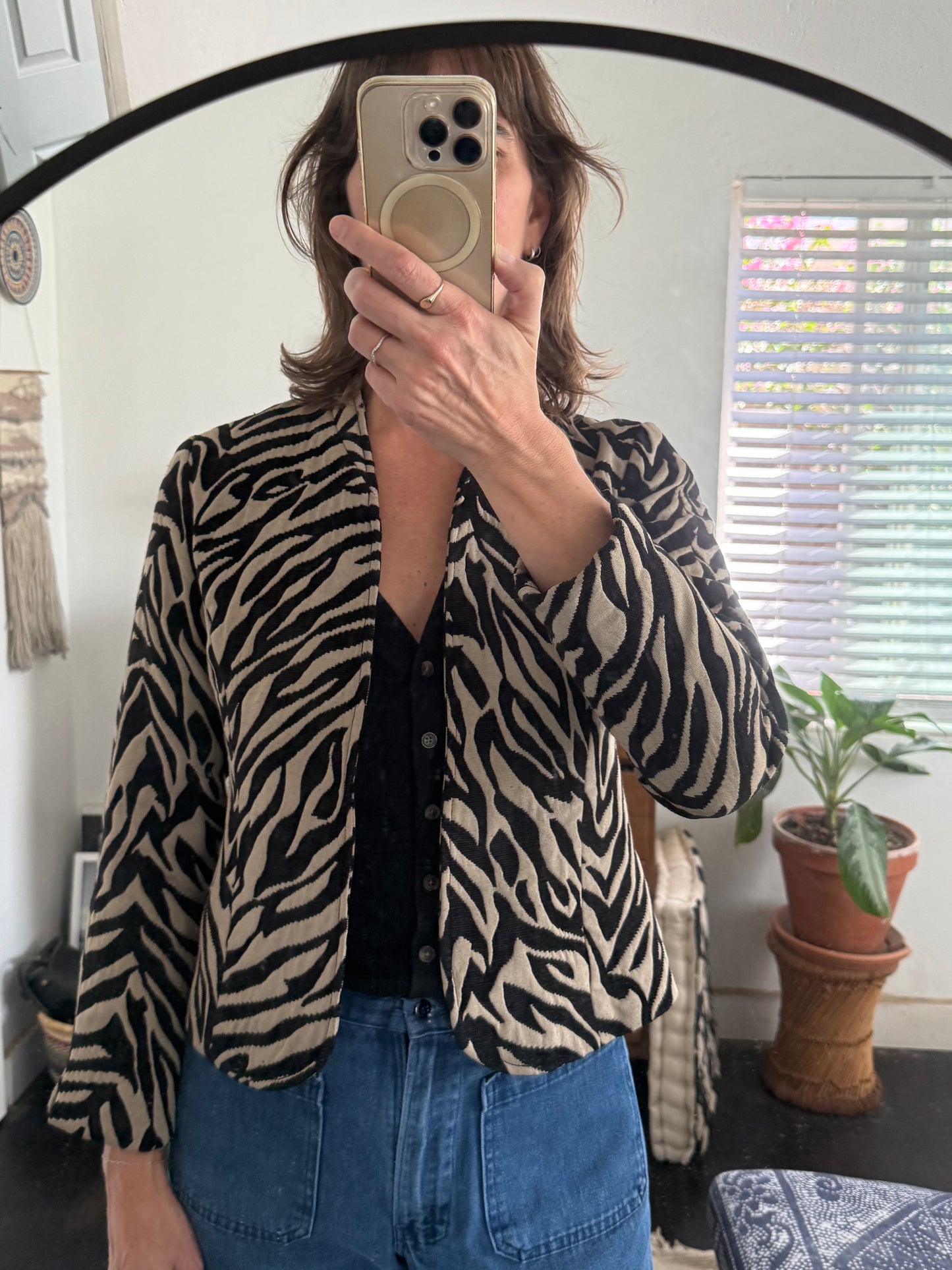 Jaquared zebra print blazer