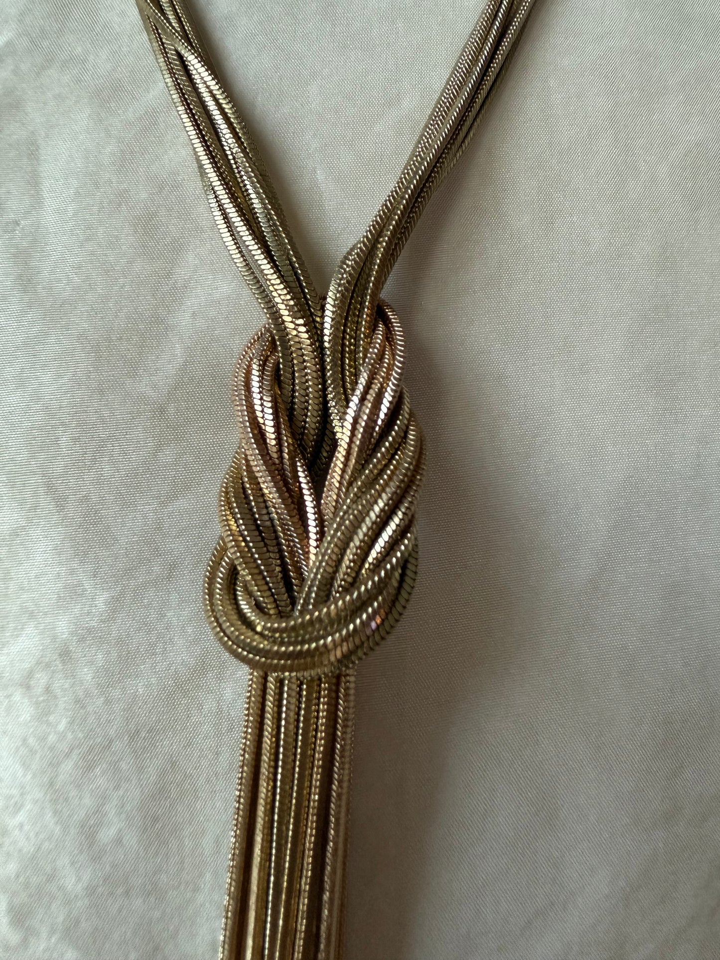 Knot chain necklace